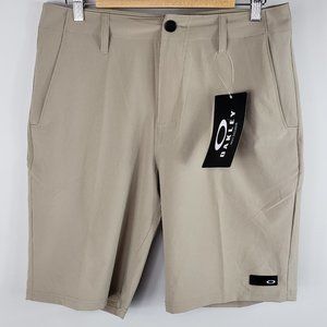 Oakley Base Line Hybrid Shorts Tan - Size 32